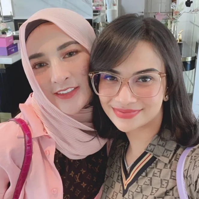 Kenangan Vanessa Angel © 2021 brilio.net Kenangan Vanessa Angel © 2021 brilio.net