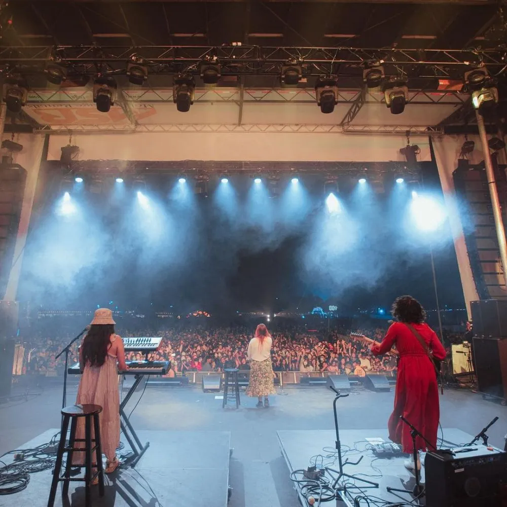 Stephanie Poetri tampil di konser HITC Instagram Stephanie Poetri tampil di konser HITC Instagram