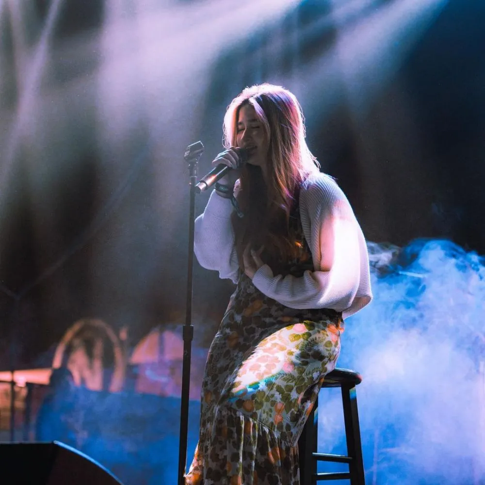 Stephanie Poetri tampil di konser HITC Instagram Stephanie Poetri tampil di konser HITC Instagram