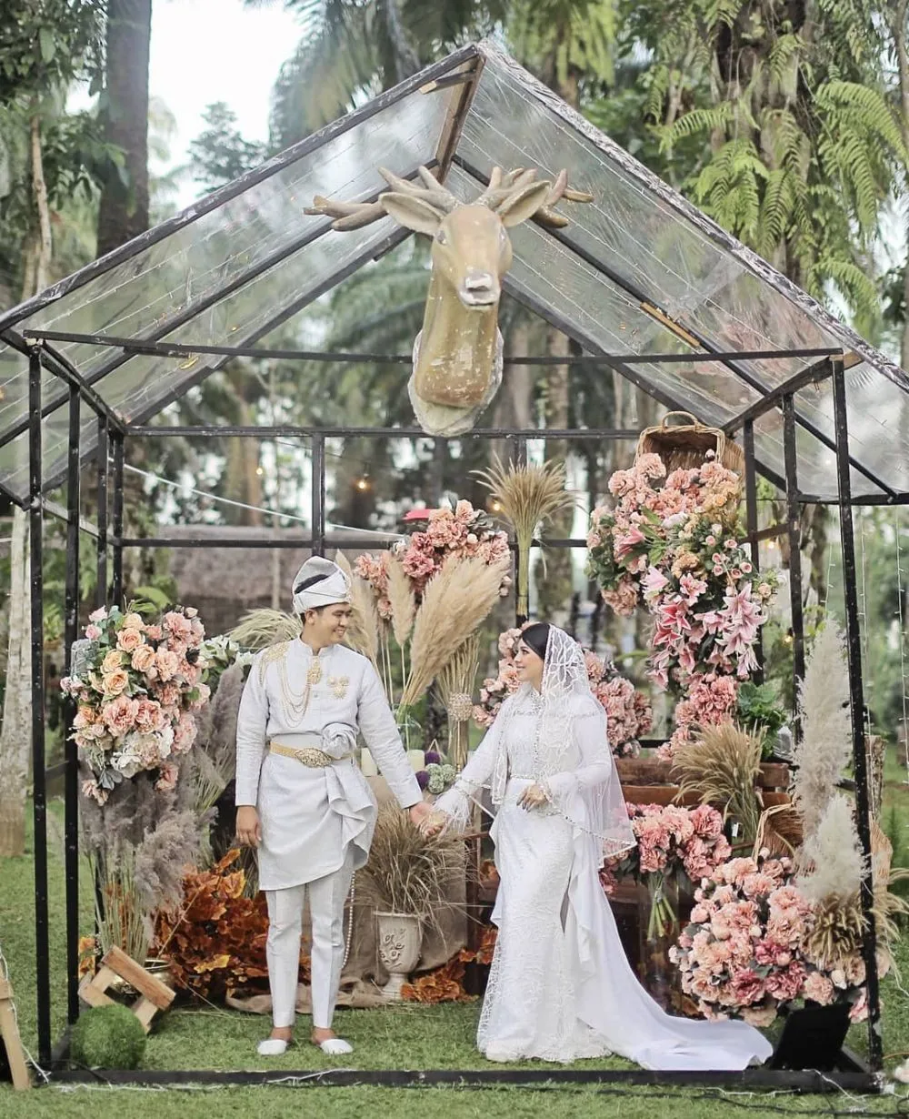 potret dekorasi pernikahan YouTuber Indonesia Berbagai sumber 