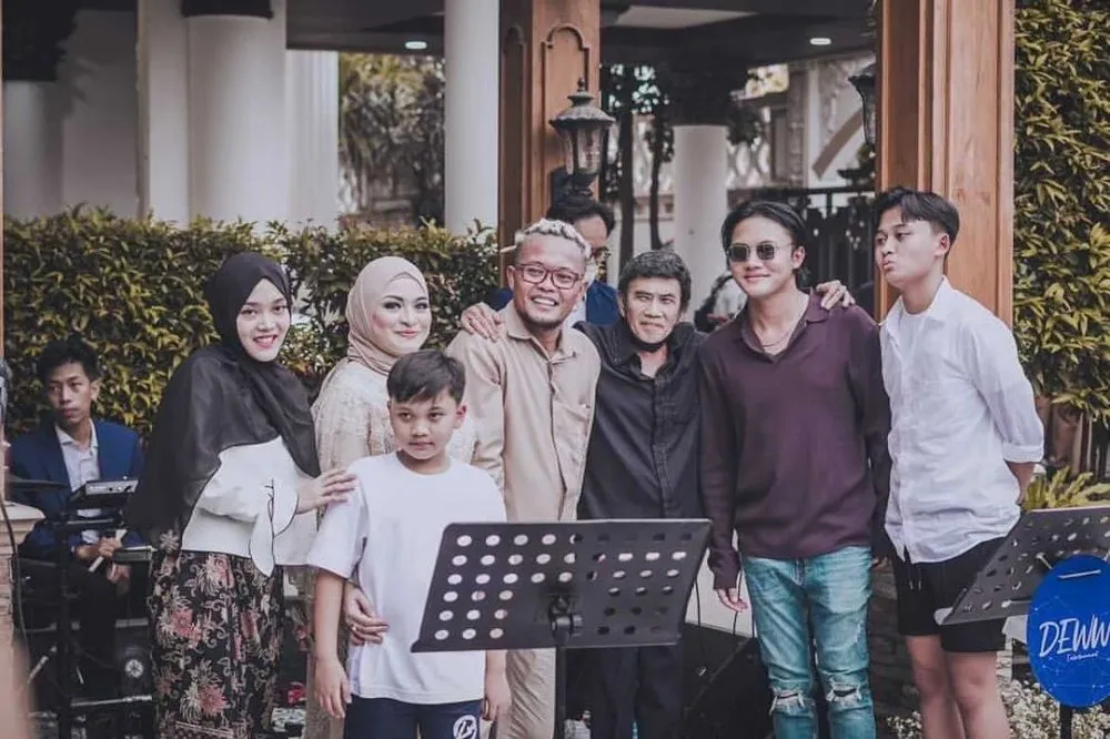 momen anniversary dan ulang tahun sule © berbagai sumber momen anniversary dan ulang tahun sule © berbagai sumber