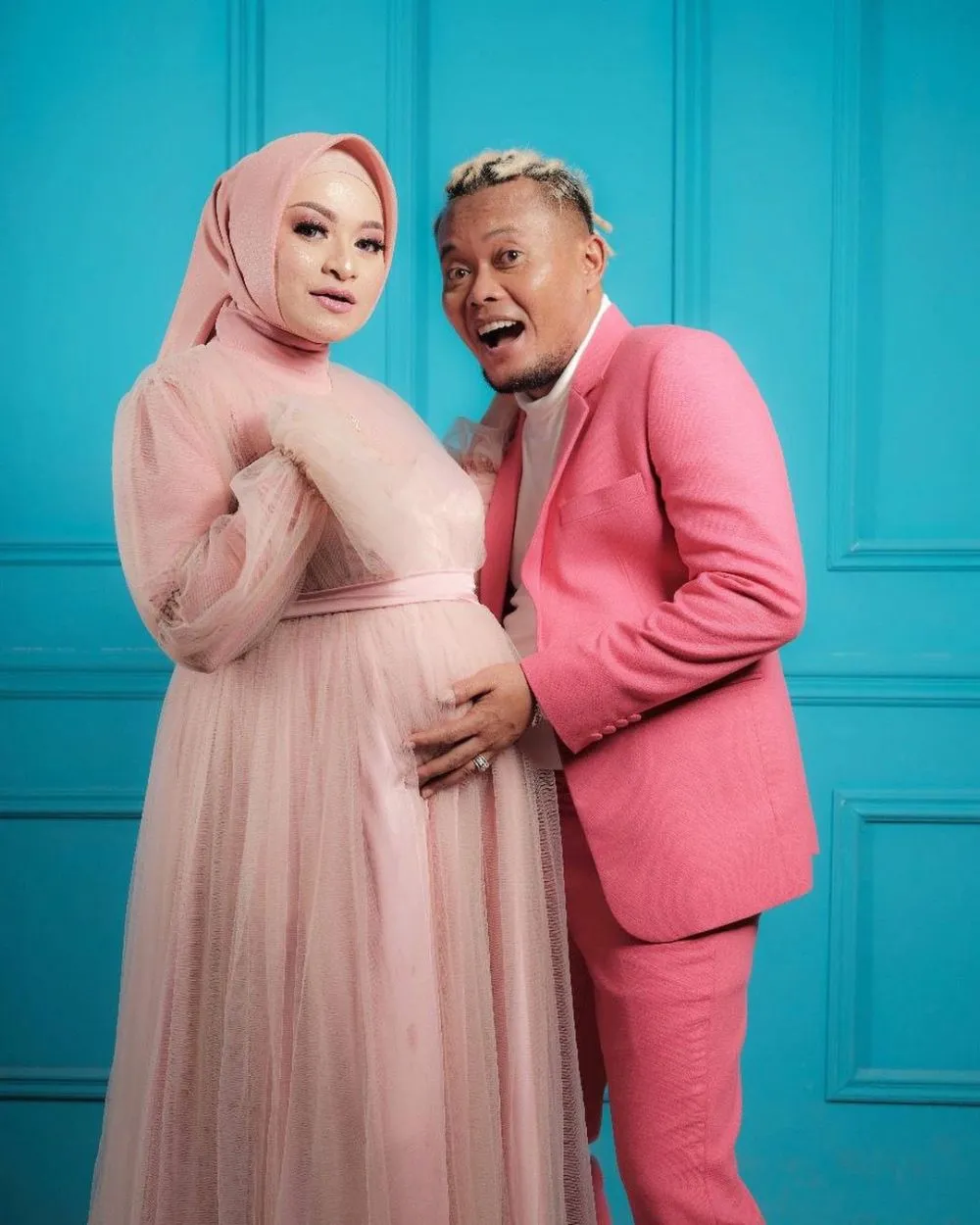 Momen maternity shoot Nathalie bareng suami © 2021 Instagram Momen maternity shoot Nathalie bareng suami © 2021 Instagram