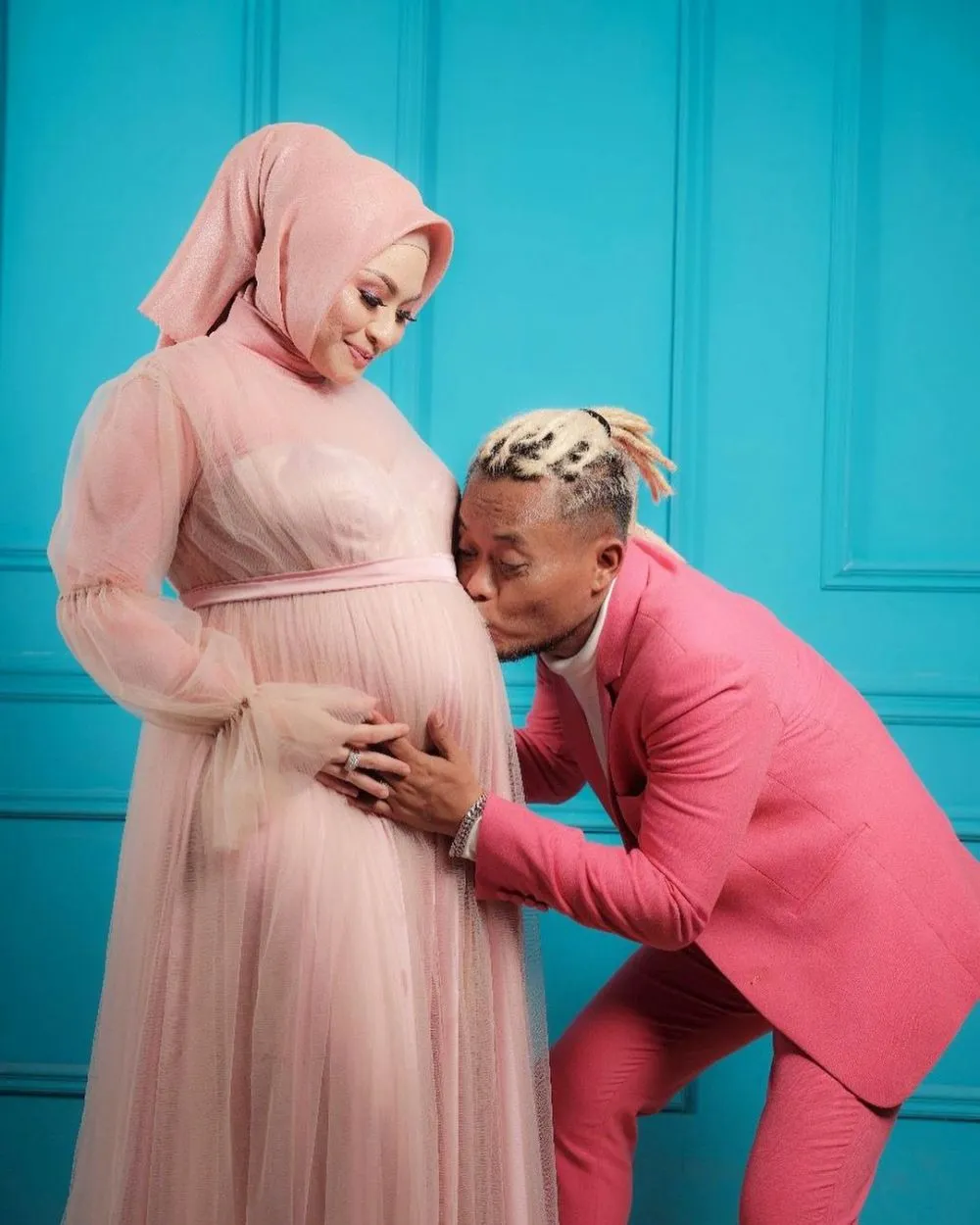 Momen maternity shoot Nathalie bareng suami © 2021 Instagram Momen maternity shoot Nathalie bareng suami © 2021 Instagram