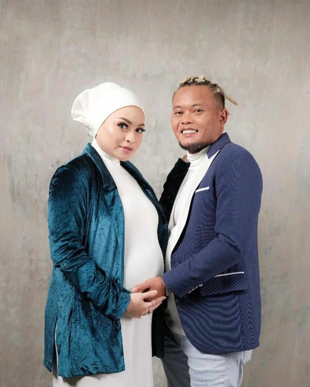 Momen maternity shoot Nathalie bareng suami © 2021 Instagram Momen maternity shoot Nathalie bareng suami © 2021 Instagram