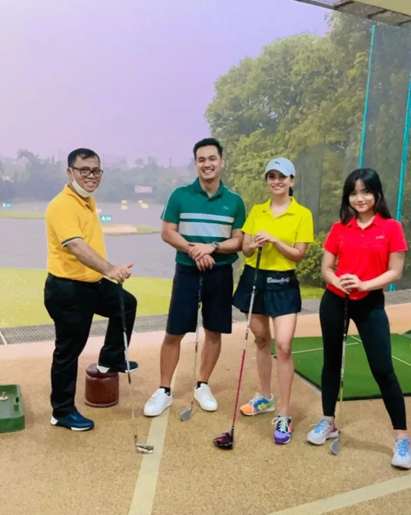 Momen kebersamaan Fuji bareng keluarga © 2021 brilio.net Momen kebersamaan Fuji bareng keluarga © 2021 brilio.net