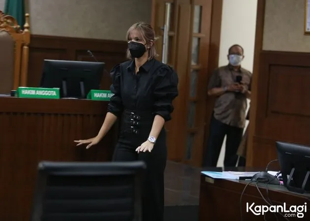 nia ramadhani rambut baru © 2021 Kapanlagi nia ramadhani rambut baru © 2021 Kapanlagi