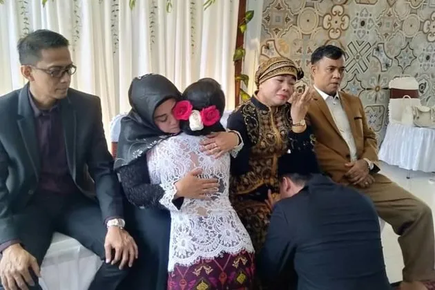 momen hangat keluarga Doddy Sudrajat dan Faisal © 2021 brilio.net momen hangat keluarga Doddy Sudrajat dan Faisal © 2021 brilio.net