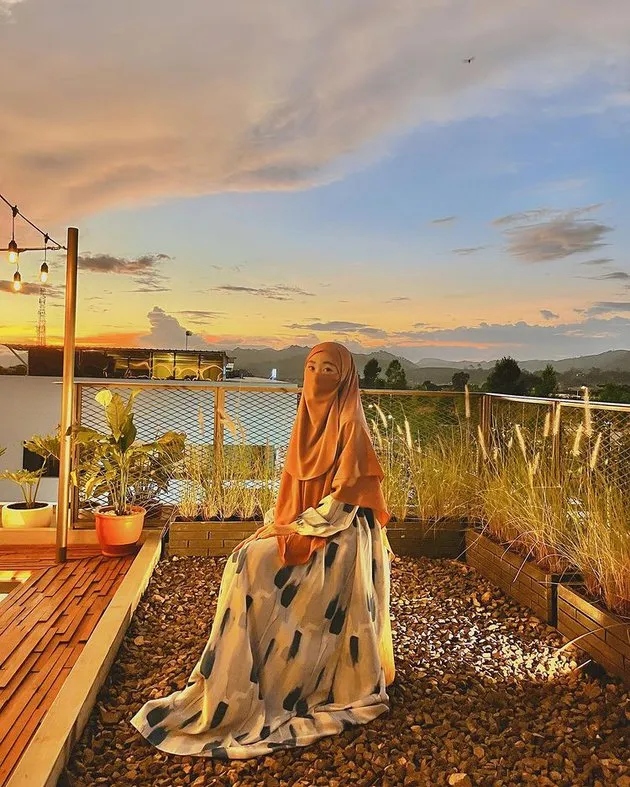 Potret terbaru Larissa Chou Instagram Potret terbaru Larissa Chou Instagram