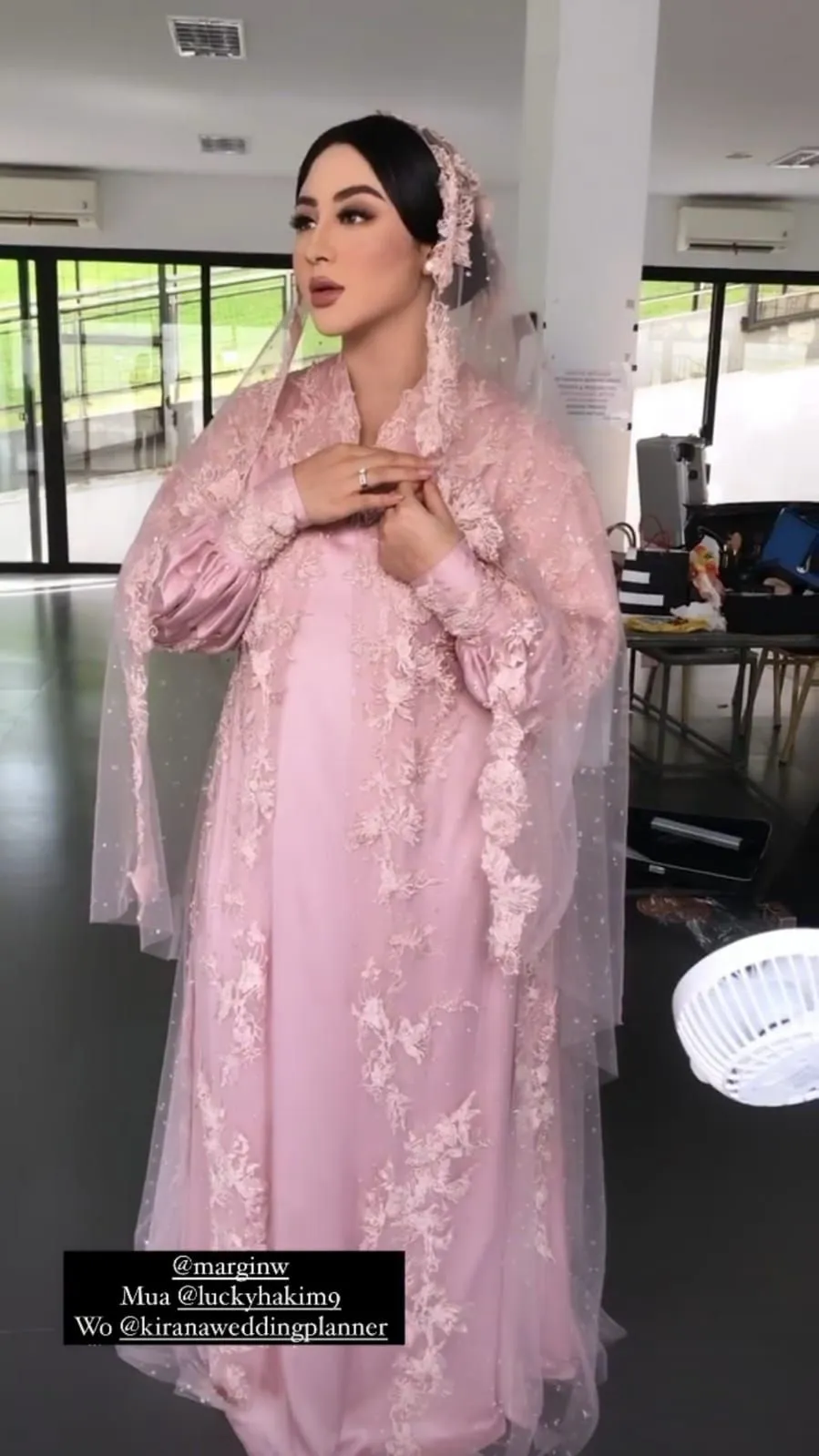 Momen akikah anak Margin dan Ali Syakieb © Instagram Momen akikah anak Margin dan Ali Syakieb © Instagram