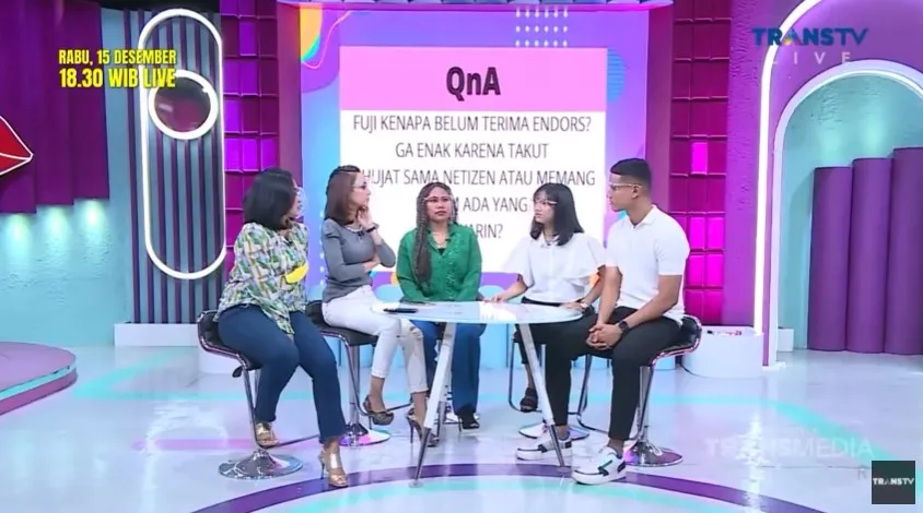 Alasan Fuji belum mau terima endorse © berbagai sumber Alasan Fuji belum mau terima endorse © berbagai sumber