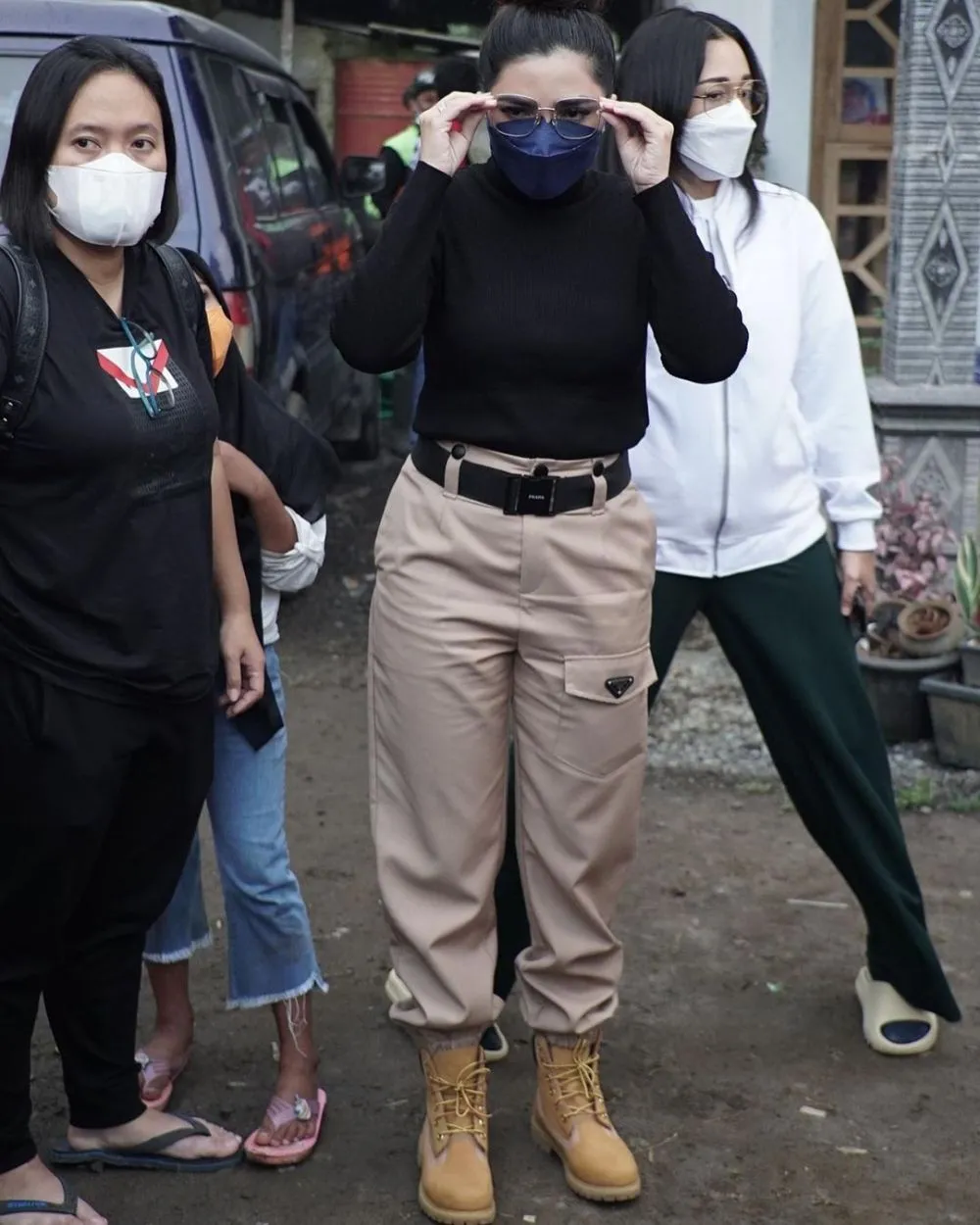 momen Ashanty di posko Semeru © 2021 Instagram