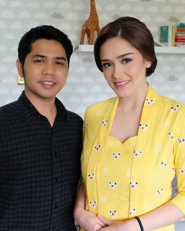 pesona seleb di acara tedak siten © instagram