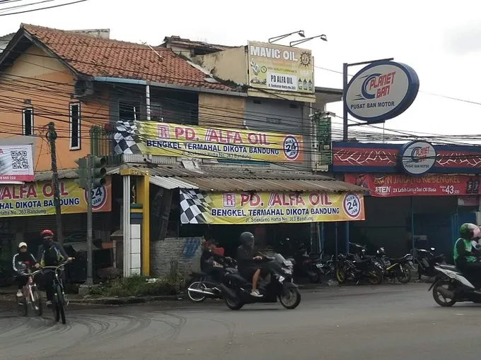 tulisan di warung malah jadi lucu © 2021 twitter.com