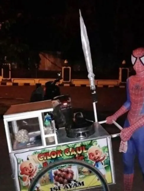 orang pakai kostum spiderman © 2021 berbagai sumber orang pakai kostum spiderman © 2021 berbagai sumber