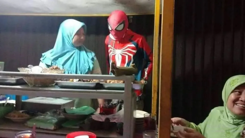 orang pakai kostum spiderman © 2021 berbagai sumber orang pakai kostum spiderman © 2021 berbagai sumber