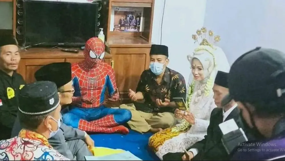 orang pakai kostum spiderman © 2021 berbagai sumber orang pakai kostum spiderman © 2021 berbagai sumber
