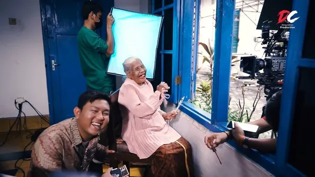 Momen kenangan Denny Caknan dan Mbah Minto © berbagai sumber Momen kenangan Denny Caknan dan Mbah Minto © berbagai sumber