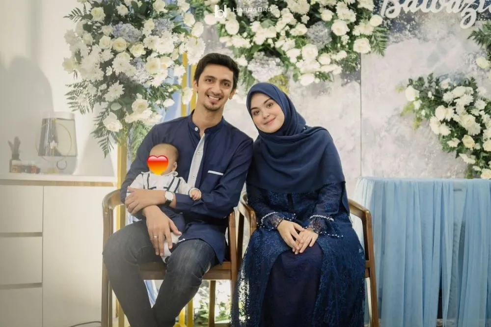 Momen akikah anak pesinetron © Instagram