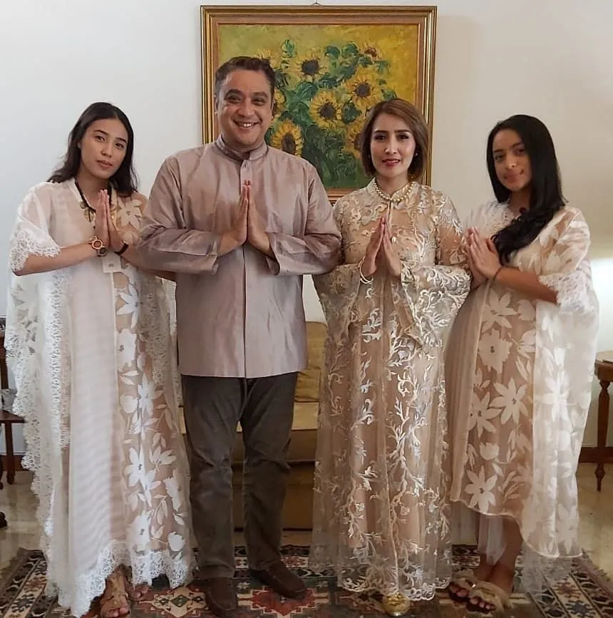 Potret aktor 90-an bareng keluarga Berbagai sumber 