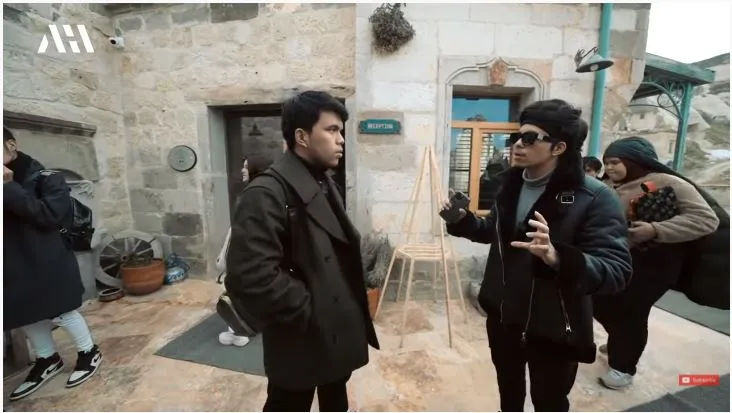 fuji dapat hadiah dari atta halilintar © YouTube fuji dapat hadiah dari atta halilintar © YouTube