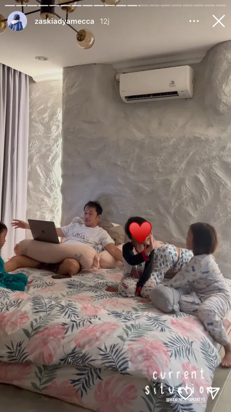 Potret kamar pesinetron © berbagai sumber Potret kamar pesinetron © berbagai sumber