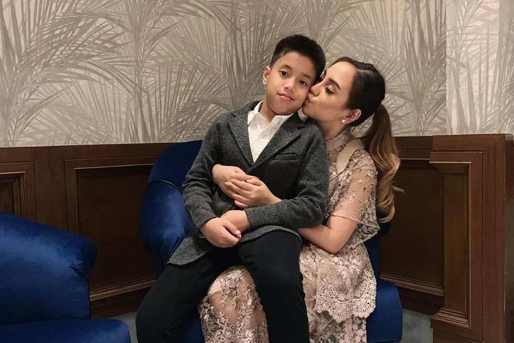 potret rukun artis dengan saudara beda agama © instagram potret rukun artis dengan saudara beda agama © instagram