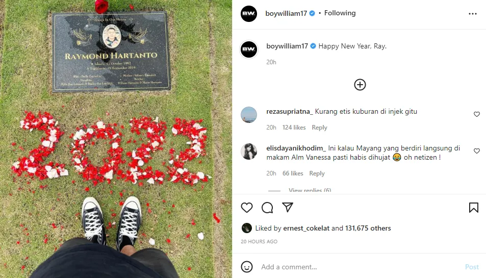 Boy William tuai kritikan saat ziarah ke makam sang adik Instagram