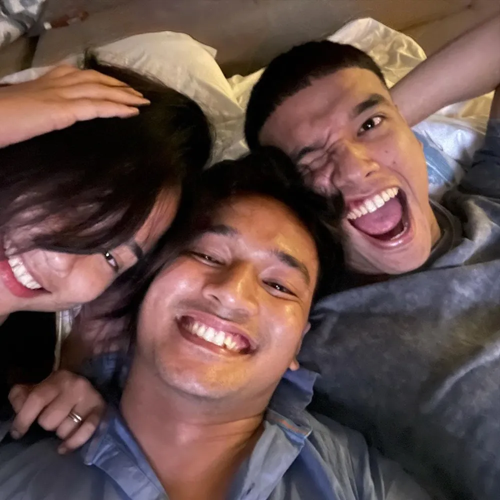 potret kebersamaan fuji dan fadly dari kecil hingga kini © berbagai sumber potret kebersamaan fuji dan fadly dari kecil hingga kini © berbagai sumber