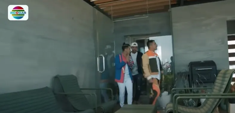 Potret rooftop Ahmad Sahroni © Youtube