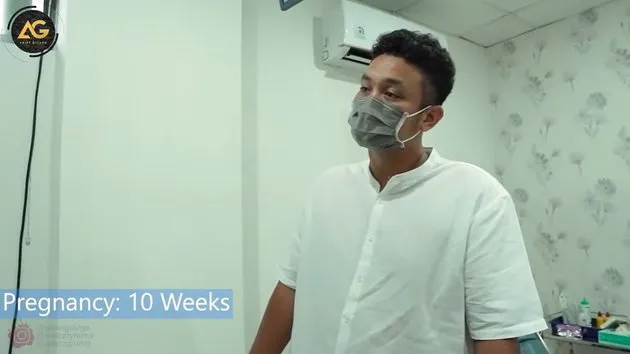 momen Adiezty dan Gilang Dirga cek kandungan © YouTube