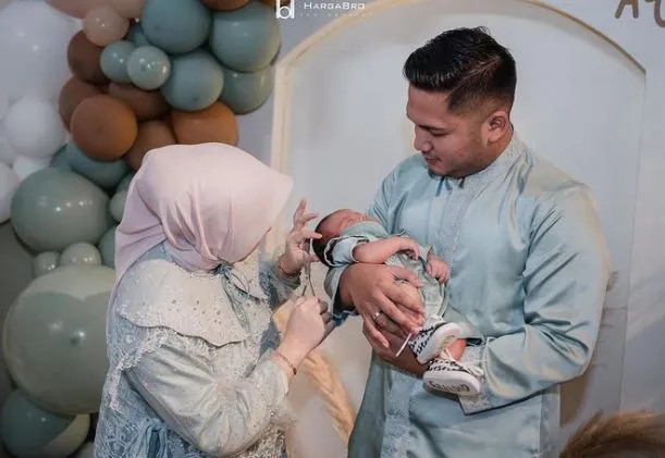 momen aqiqah anak Kesha Ratuliu © Instagram momen aqiqah anak Kesha Ratuliu © Instagram