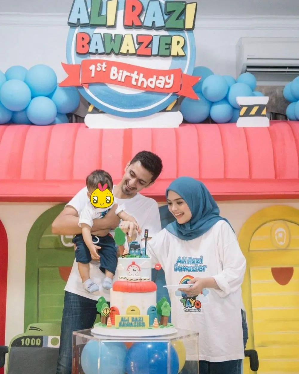 momen ulang tahun anak Vebby Palwinta © berbagai sumber