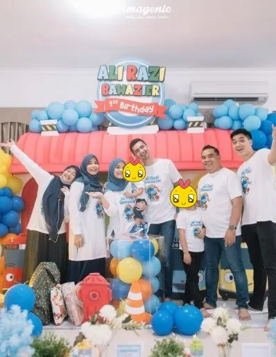 momen ulang tahun anak Vebby Palwinta © berbagai sumber