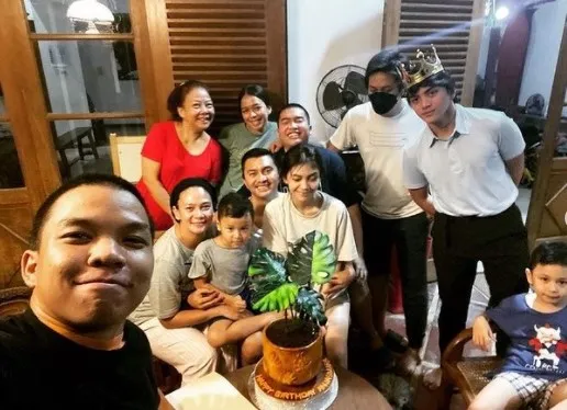 Momen ulang tahun raja sinetron era 90-an © berbagai sumber