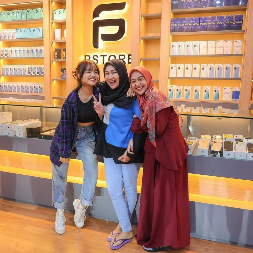 Fuji dan para crazy rich © Instagram Fuji dan para crazy rich © Instagram