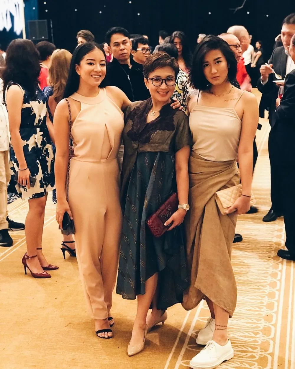 Pesona Chef Renatta saat kondangan © Instagram Pesona Chef Renatta saat kondangan © Instagram