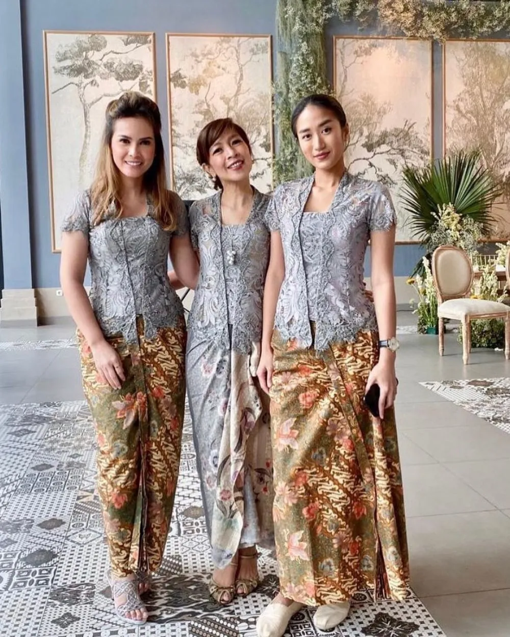 Pesona Chef Renatta saat kondangan © Instagram Pesona Chef Renatta saat kondangan © Instagram