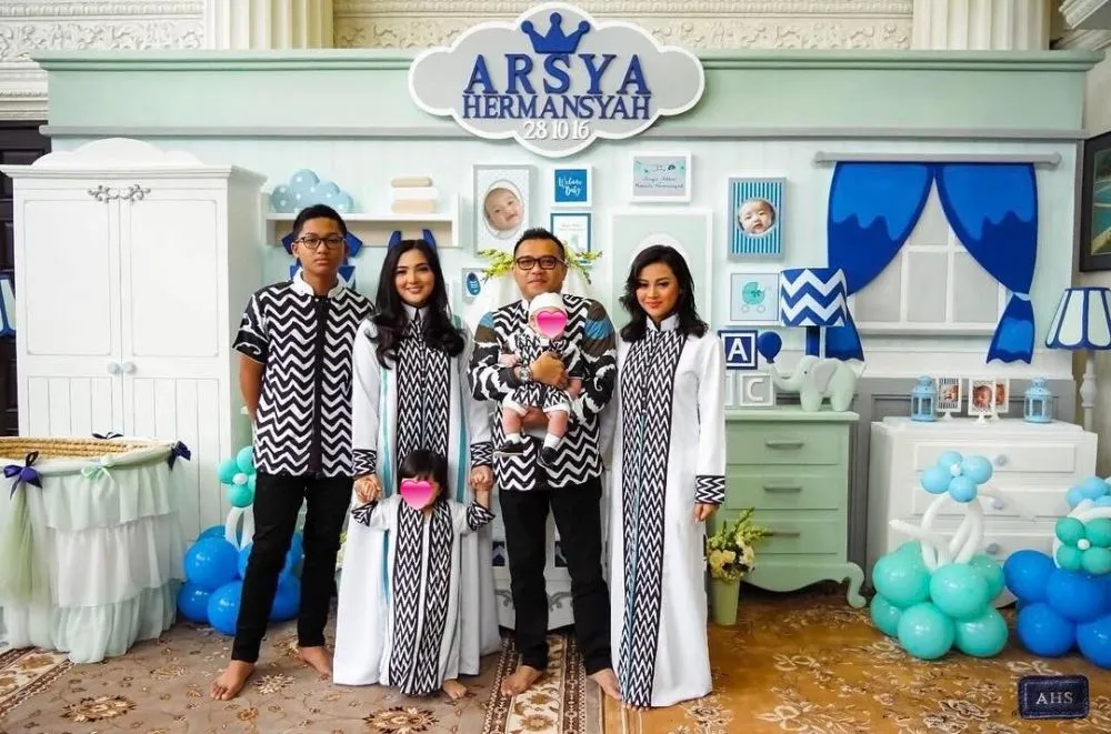 Momen akikah 9 anak penyanyi Instagram