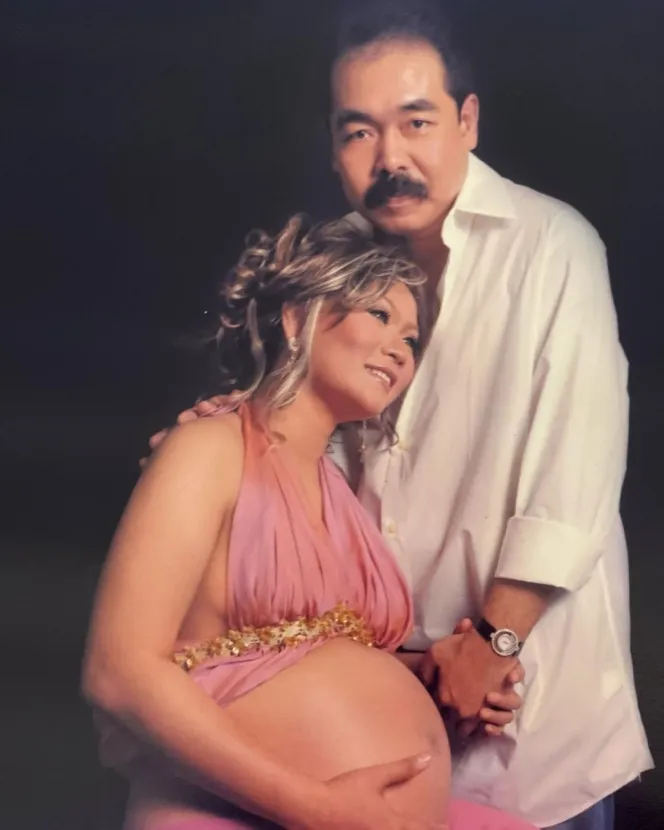 potret lawas maternity shoot Inul Daratista © Instagram potret lawas maternity shoot Inul Daratista © Instagram