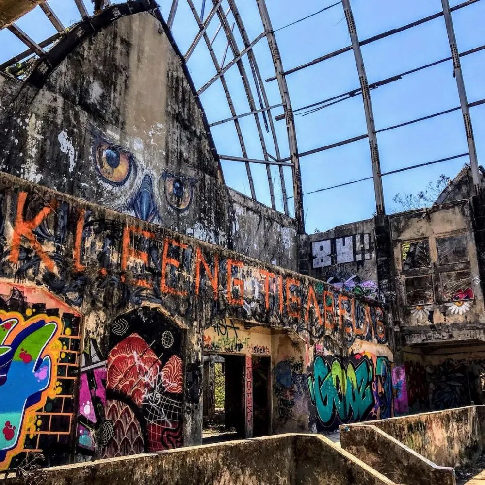 wisata terbengkalai Berbagai sumber wisata terbengkalai Berbagai sumber