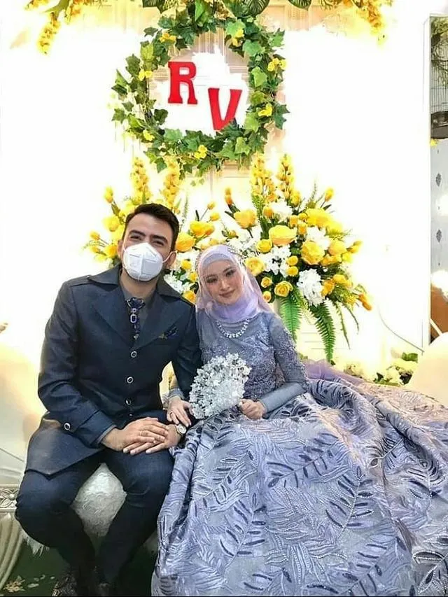 Momen ngunduh mantu penyanyi © berbagai sumber Momen ngunduh mantu penyanyi © berbagai sumber