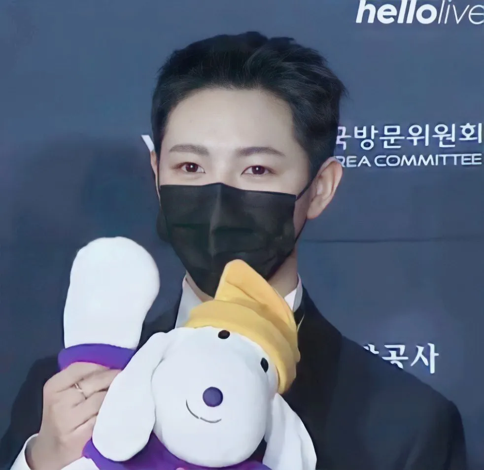 Potret terbaru Renjun NCT © berbagai sumber