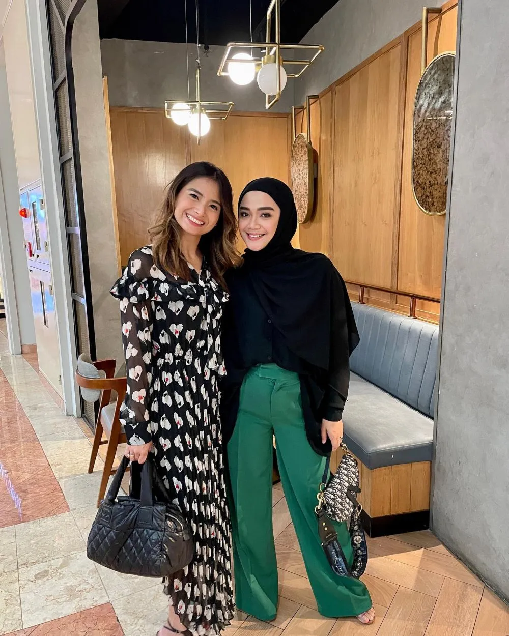 Momen Acha Septriasa reuni dengan rekan seleb © Instagram Momen Acha Septriasa reuni dengan rekan seleb © Instagram