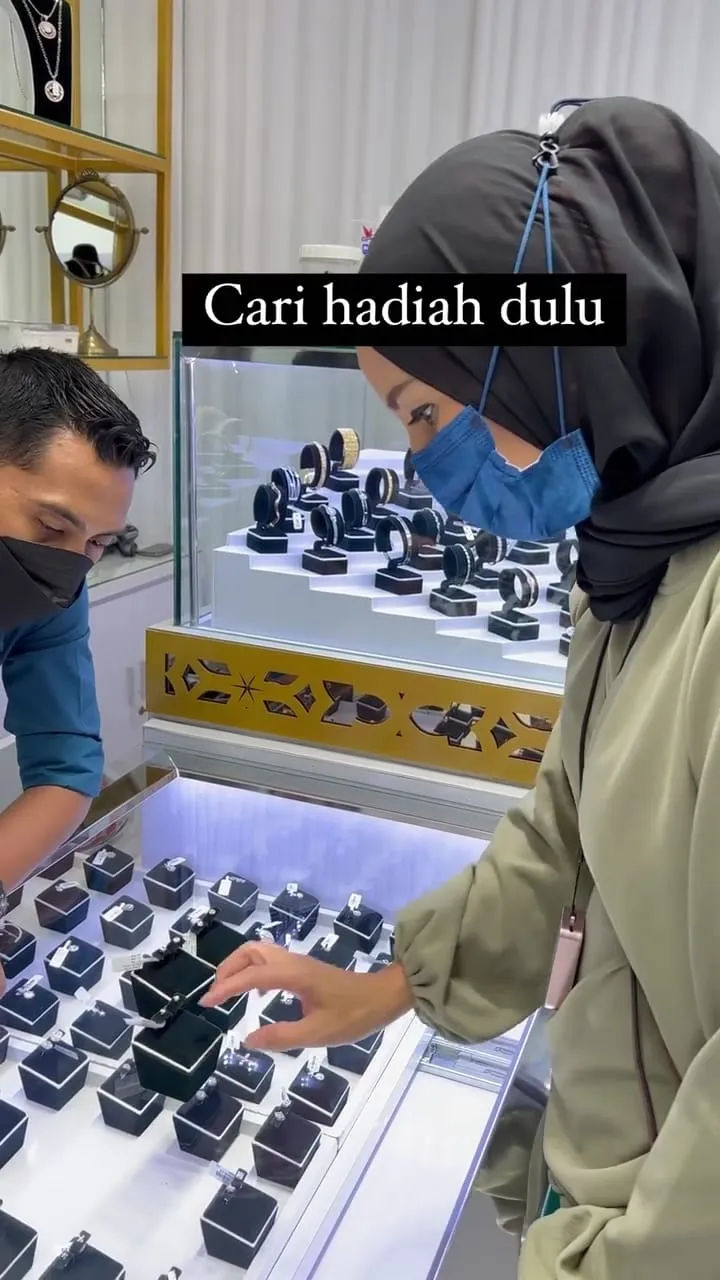 momen tya rayakan ultah asisten © instagram momen tya rayakan ultah asisten © instagram