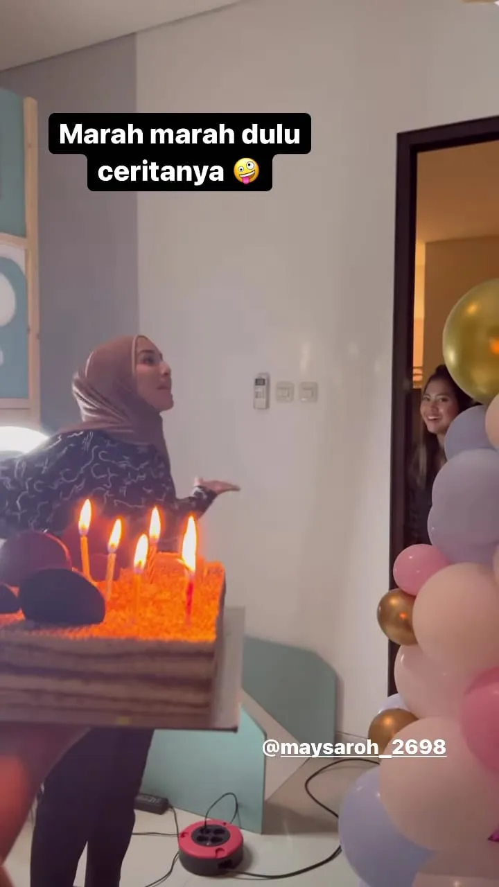 momen tya rayakan ultah asisten © instagram momen tya rayakan ultah asisten © instagram