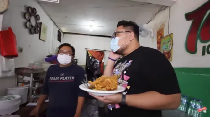 Potret sederhana warteg 21 © YouTube