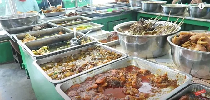 Potret sederhana warteg 21 © YouTube