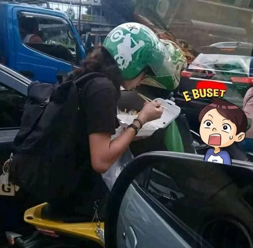 orang diboncengin malah nyeleneh tingkahnya © Instagram orang diboncengin malah nyeleneh tingkahnya © Instagram