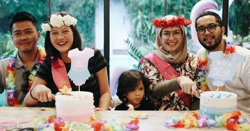 kakak adik seleb hamil bareng Berbagai sumber kakak adik seleb hamil bareng Berbagai sumber