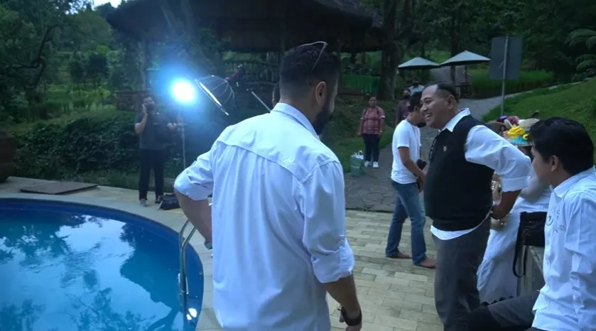 momen reuni pemain Misteri Gunung Merapi © YouTube momen reuni pemain Misteri Gunung Merapi © YouTube